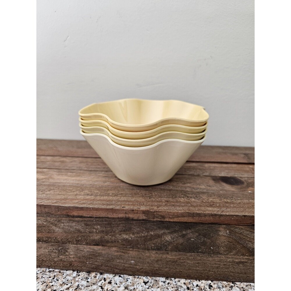 Greg Natale – Set of 4 Melamine Bowls Shades Of Yellow Excellent Condition